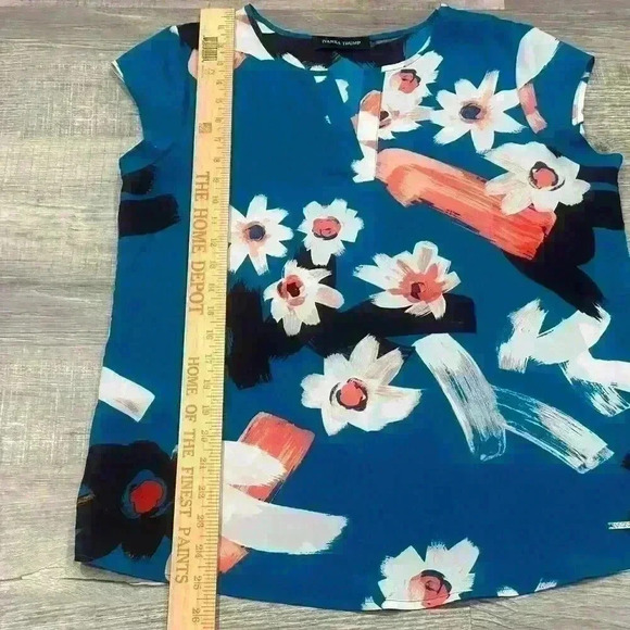 Ivanka Trump Women's Blouse Blue Floral Size S/P Short Sleeve Casual Cottagecore - Picture 7 of 9